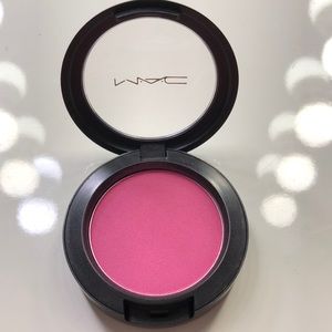 M.A.C Blush - Color: Let’s be Friends